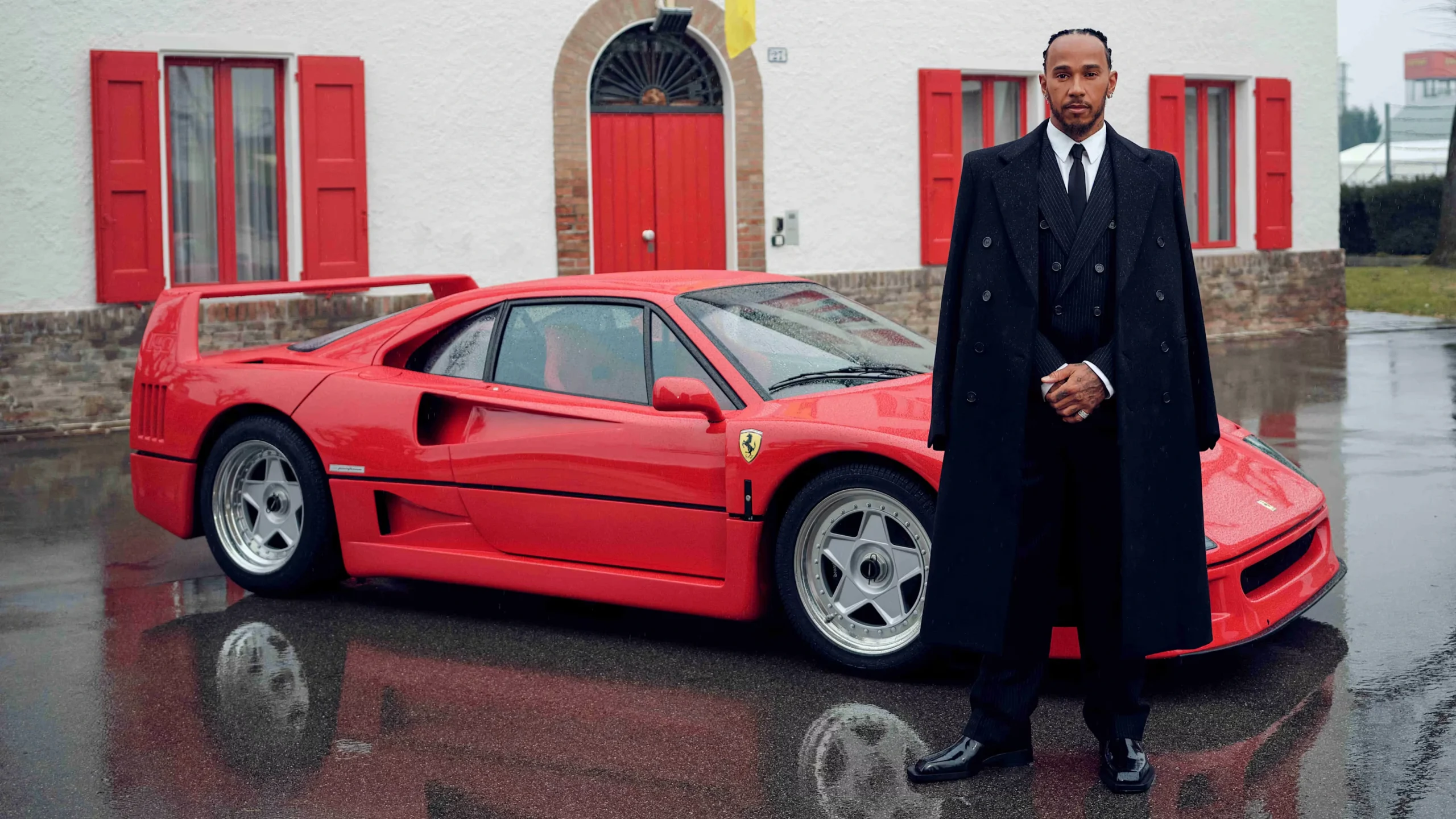 F1 25 official car grid showing Hamilton in red